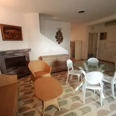 Baia 10 Posti Apartman *